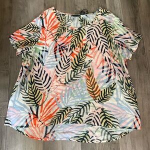 Tahari 100 % Linen Floral Short Sleeve Top.